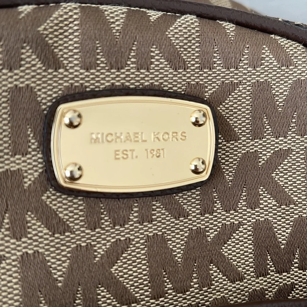 Michael kors backpack - Picture 3 of 16